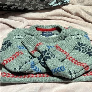 American Eagle Outfitters Men's Gray Sweater with Red and Blue Patterns